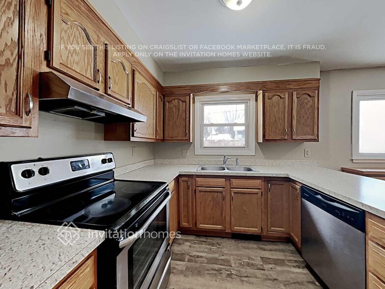 Building Photo - 1911 Adolphus St