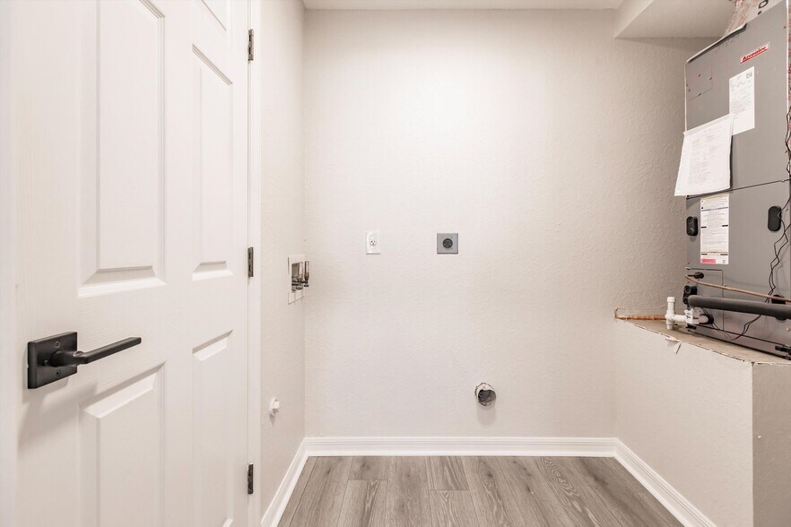 Building Photo - 4132 Mermell Cir