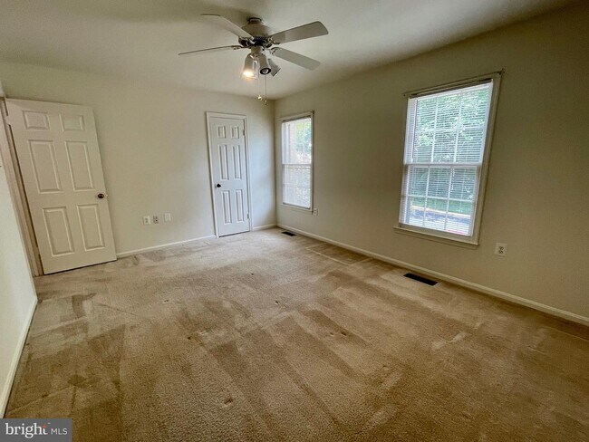 Building Photo - 5847 Rockdale Ct