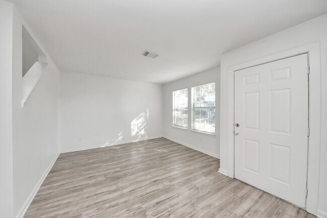 Building Photo - 20623 Patriot Park Ln