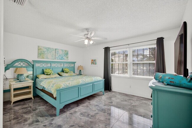 Building Photo - 2025 Jimmy Buffett Mem Hwy