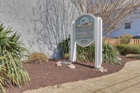 Building Photo - Perfect Beach Condo!