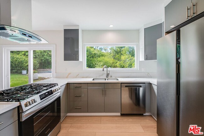 Building Photo - 3643 Ballina Canyon Rd
