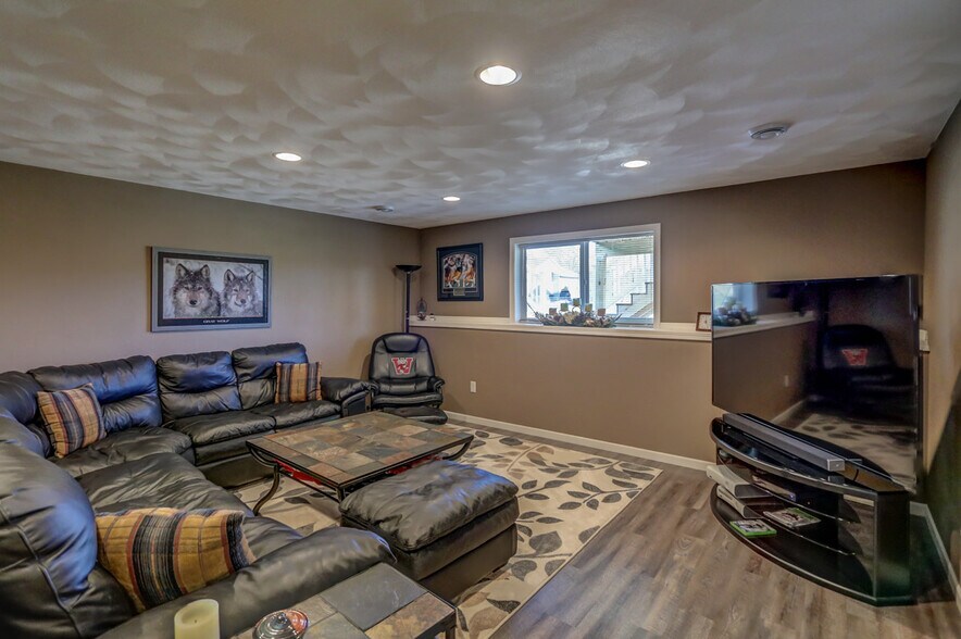 Lower living area - 836 Thompson Drive