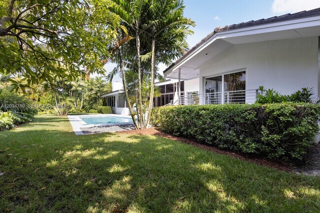 Building Photo - 5780 Las Palmas Dr