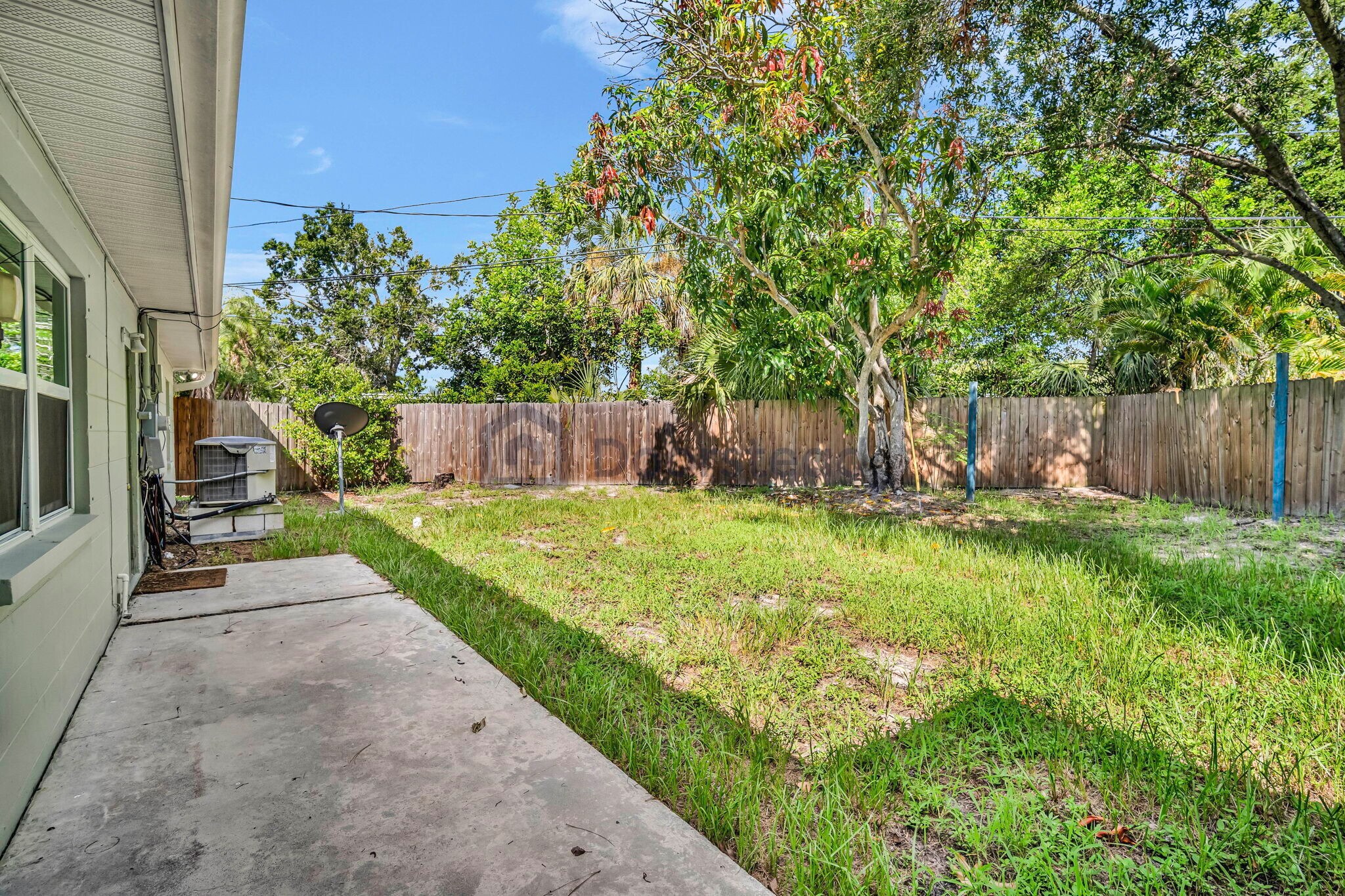 Building Photo - 4291 Porpoise Dr SE