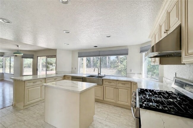 Building Photo - 21308 E Fort Bowie Dr