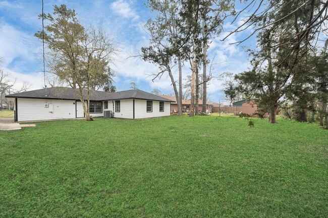 Building Photo - Great 3/2 in Houston