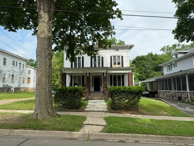 Building Photo - 66 N West St