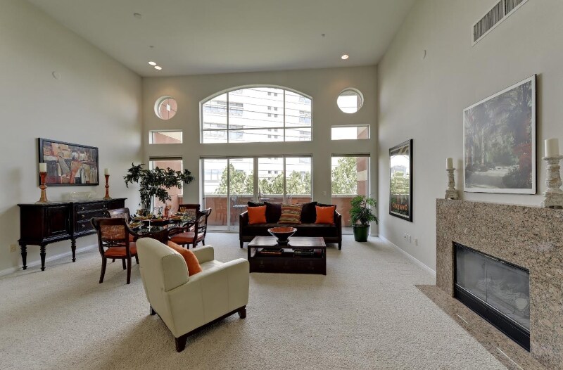 Building Photo - 130 E San Fernando St