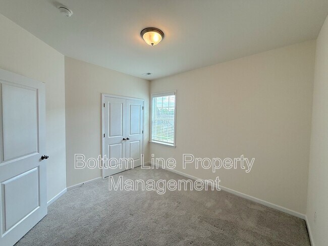 Building Photo - 14929 Baldridge Dr