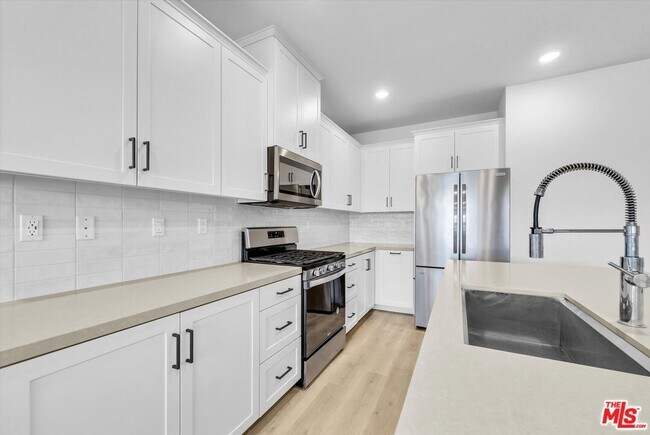 Building Photo - 4102 S Limecrest Paseo