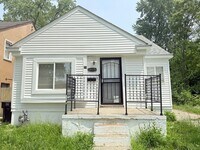 Building Photo - This beautifully updated 3-bedroom, 1-bath single-family home is ready for move-in!