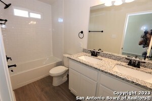 Building Photo - 2203 Lynwood Bnd