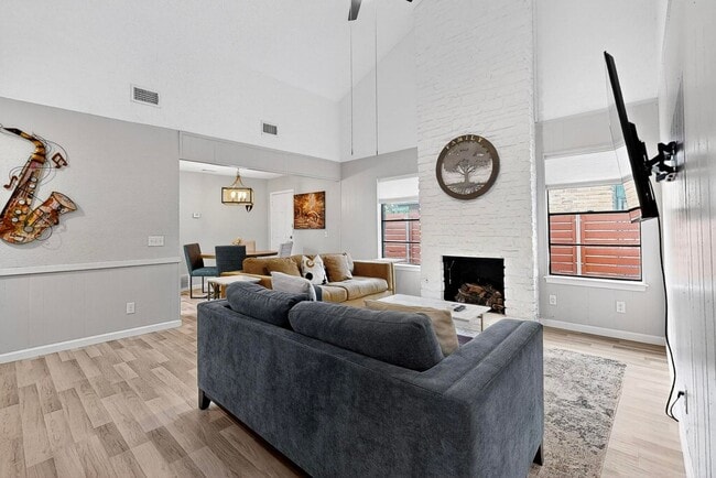 Building Photo - 5501 Purple Sage Dr