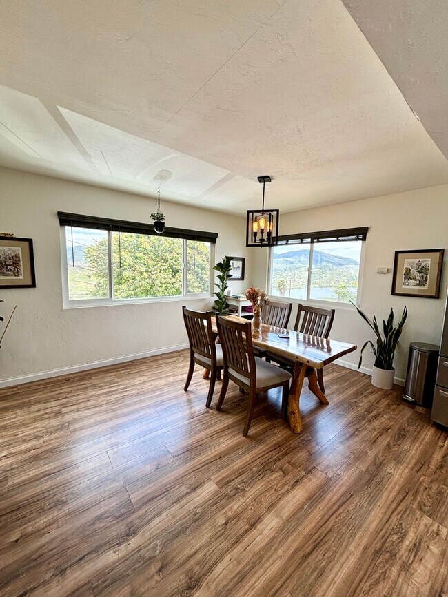 Building Photo - Beautiful House with Forever Views