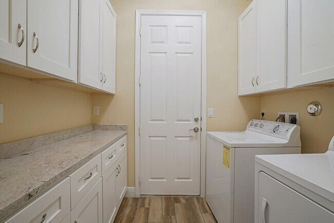 Building Photo - 2863 Bellarosa Circle