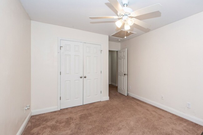 Building Photo - 3 Bedroom 2.5 Bath Townhome in Wescott Pla...