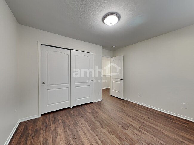 Building Photo - 6594 Abbeywood Dr