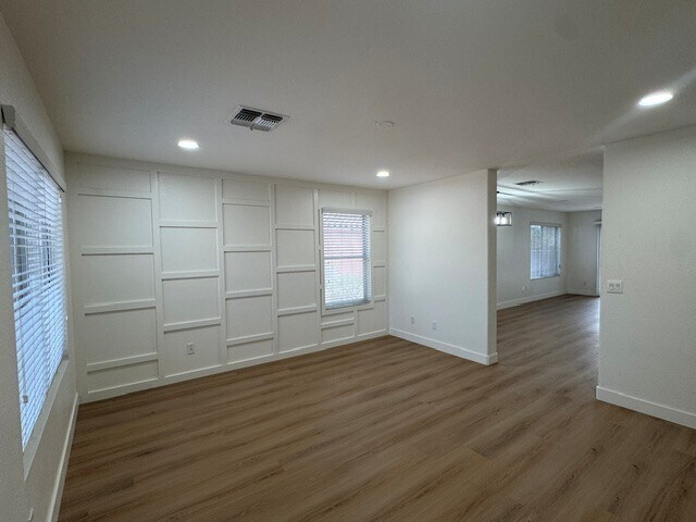 Building Photo - 446 S 86th Pl
