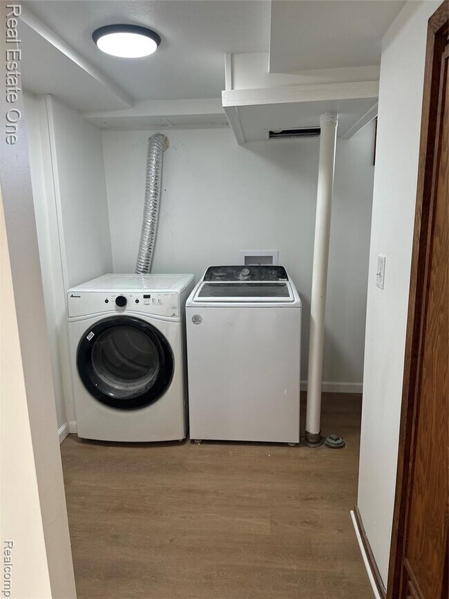 Building Photo - 1982 S Ortonville Rd