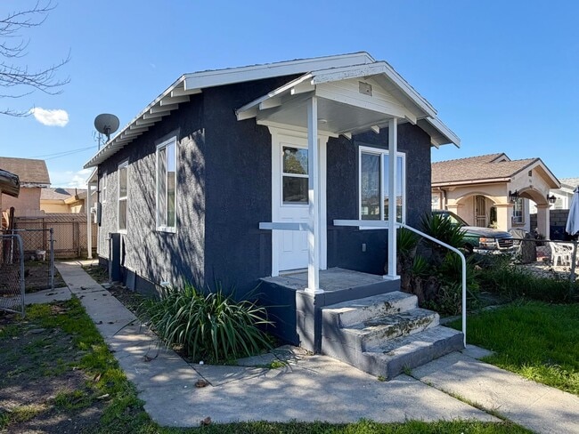 Building Photo - 7707 Miramonte Blvd