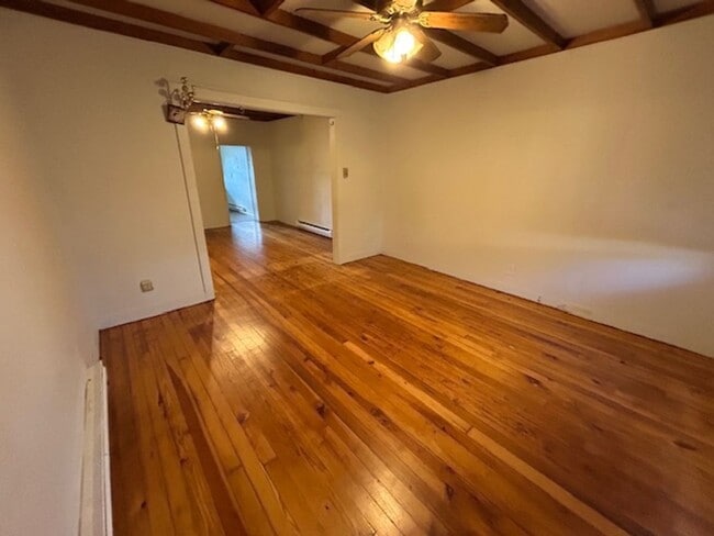 Building Photo - $1050 Middletown 2 bedroom for rent