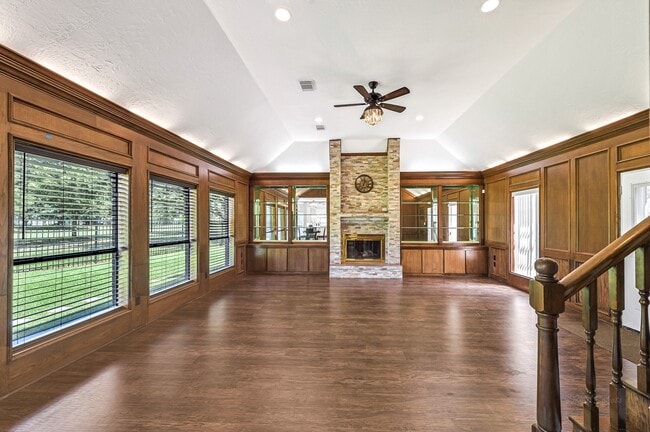 Building Photo - 21410 Ganton Dr