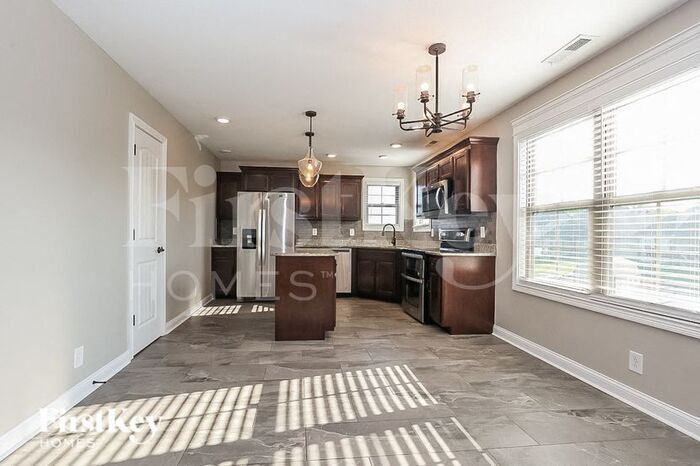 Building Photo - 718 Rushville Dr