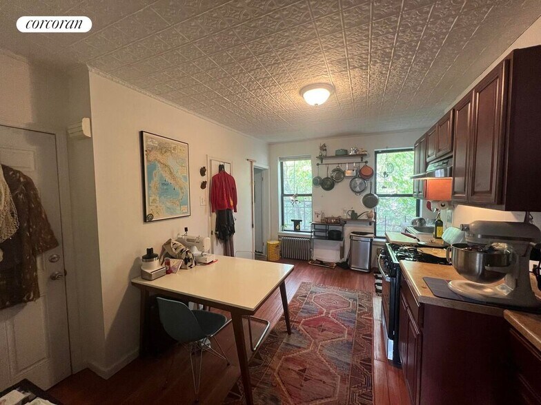 Building Photo - 306 3rd Ave