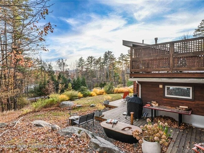 Building Photo - 36 Summers Ln