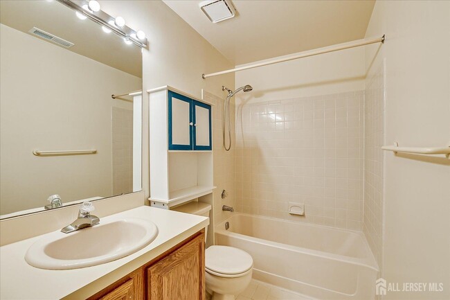 Building Photo - 405 Ravens Crest Dr