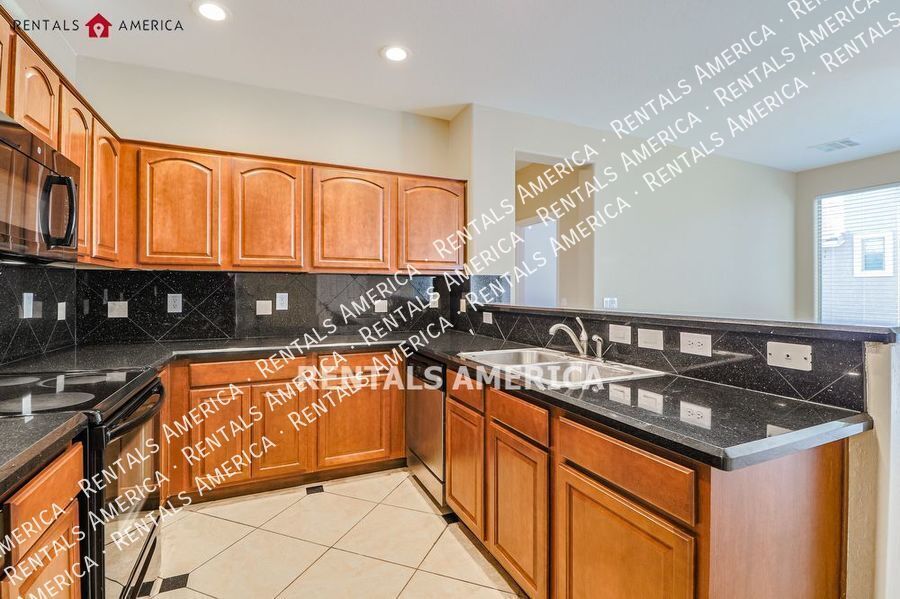 Building Photo - 2715 S Cupertino Dr