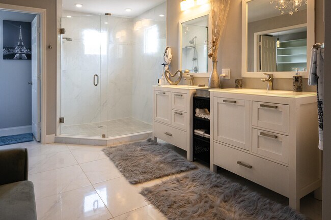 Building Photo - 5569 SE Hammock Reserve Terrace