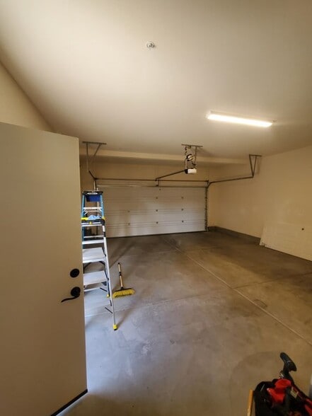 Building Photo - 13328 Macaw Pl