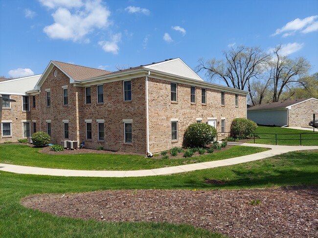 Building Photo - Wedgewood Manor Active Senior Living