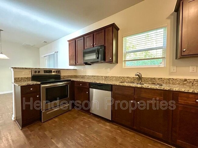 Building Photo - 303 Village Creek Way