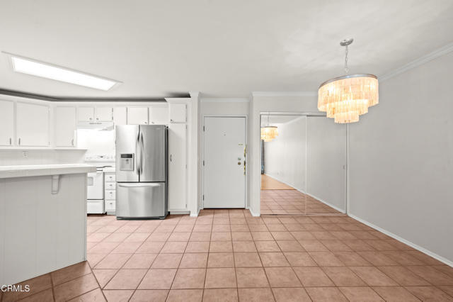 Building Photo - 4210 Vía Arbolada