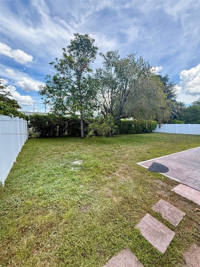 Building Photo - 11561 SW 51st St