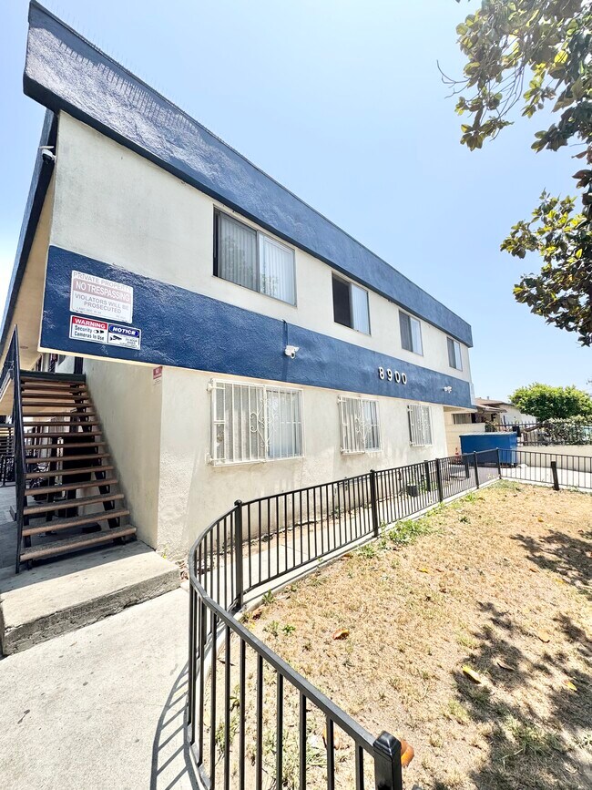 Building Photo - 8900 Baring Cross St