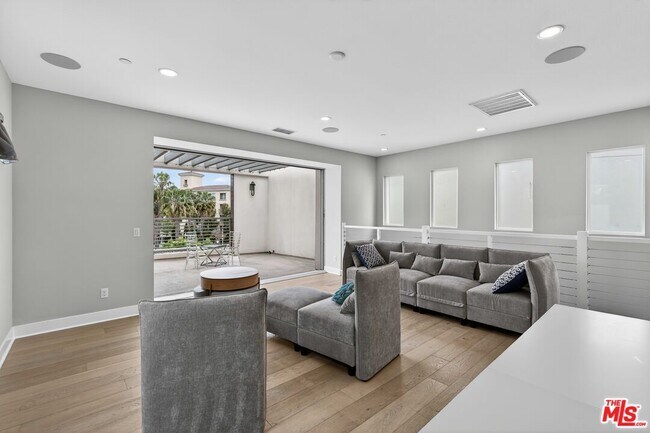 Building Photo - 12682 Millennium Dr