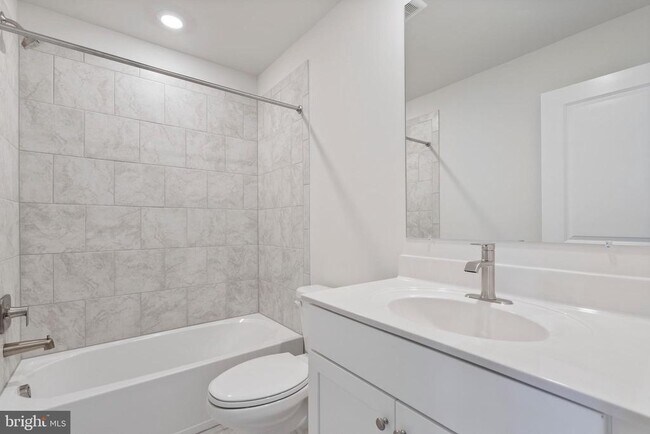 Building Photo - 1830 Parham Wy