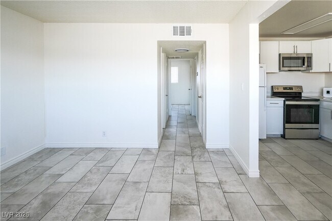 Building Photo - 212 Orland St