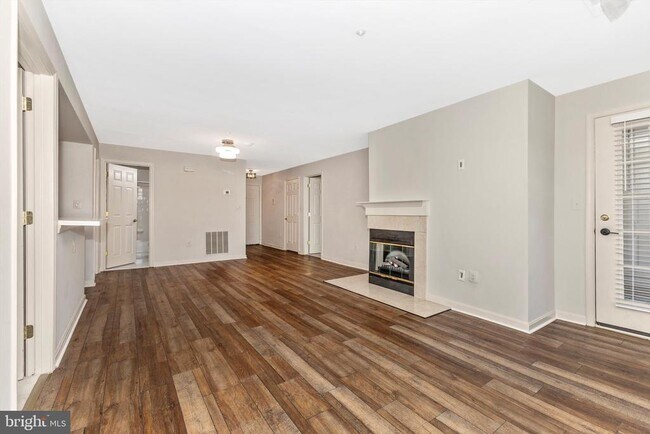 Building Photo - 214 Ridgepoint Pl