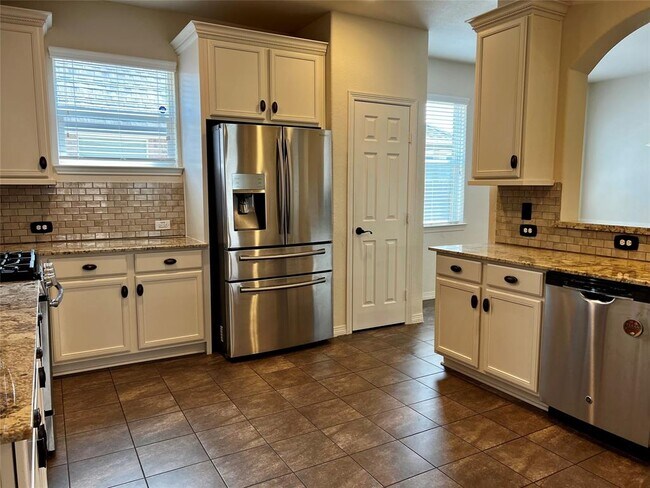 Building Photo - 8327 Quiet Bay Dr