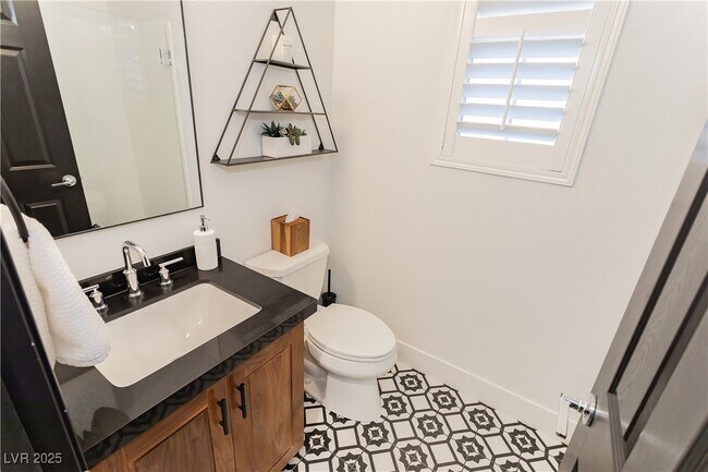 Building Photo - 1041 Chestnut Chase St