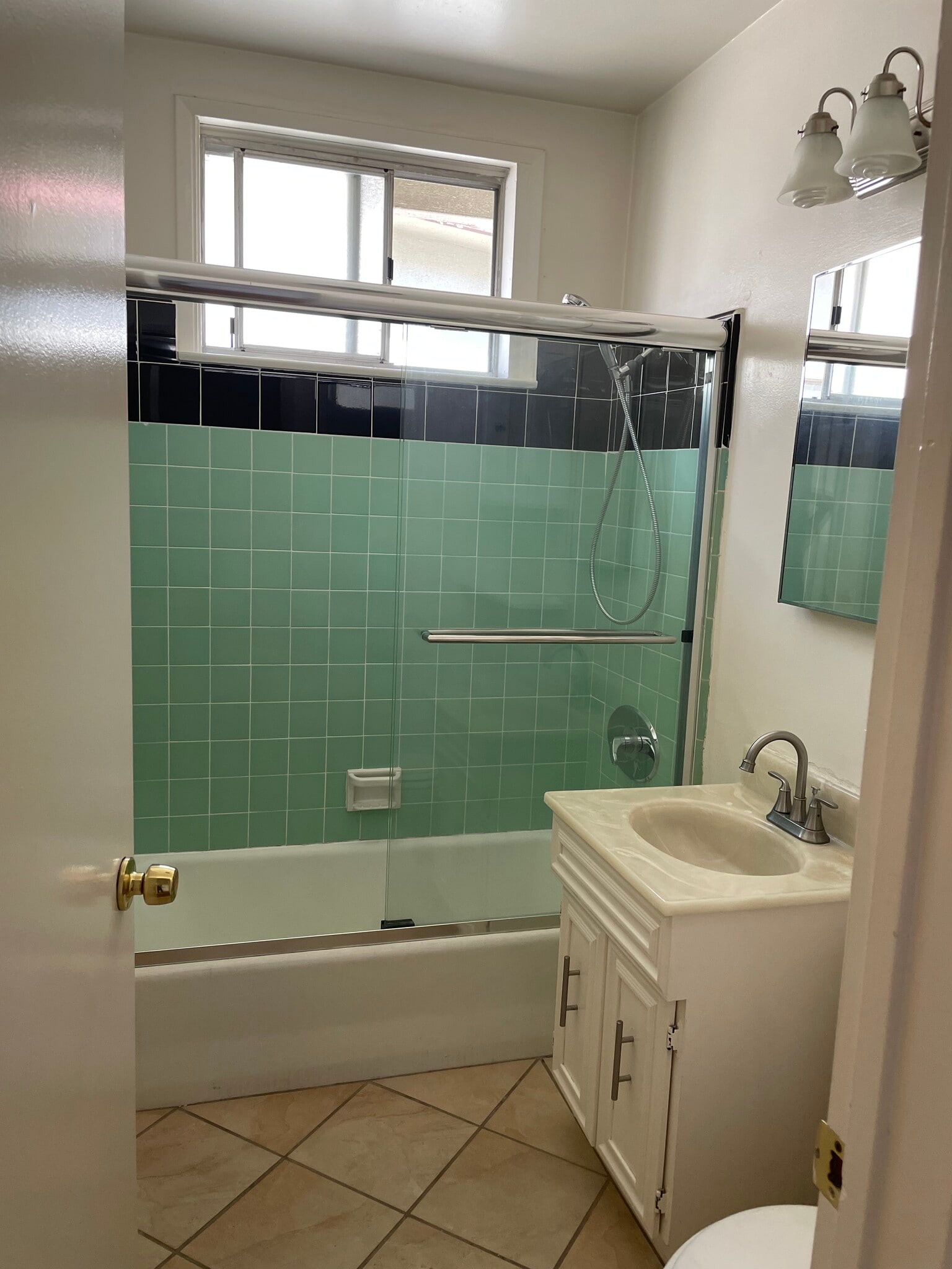 Building Photo - 8561 Colgate Ave