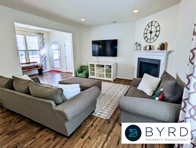 Building Photo - 16901 Thornapple Run