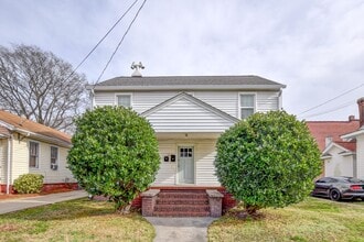Building Photo - 1135 Jackson Ave