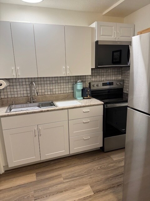 Building Photo - 6200 Snowview Dr